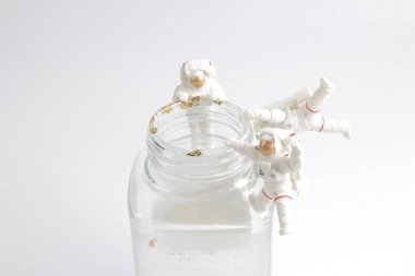 min dalgıç üstünde hareket eden telefon bekliyorum