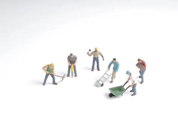 Beyaz arka plan üzerinde mühendis işçi