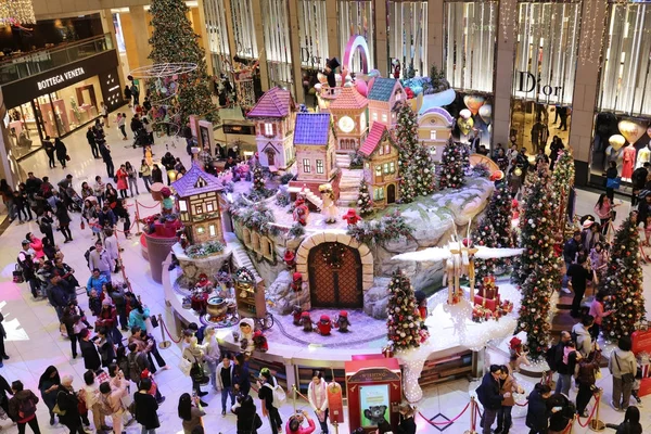 Le centre du grand centre commercial événement de Noël — Photo