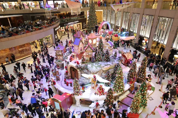 El centro del gran centro comercial evento de Navidad —  Fotos de Stock