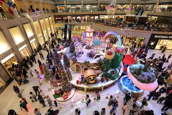 Le centre du grand centre commercial événement de Noël — Photo