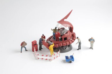 alt şekil mobil uyacak şekilde kontrol ediyor 