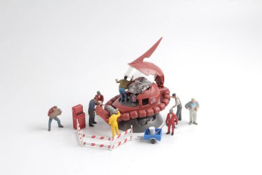 alt şekil mobil uyacak şekilde kontrol ediyor 