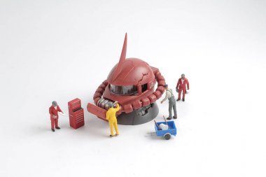 alt şekil mobil uyacak şekilde kontrol ediyor 