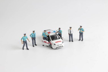 Polis ekibi ile mini polis arabası