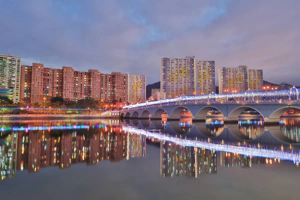 Sha Tin şenlikli aydınlatma geceleri