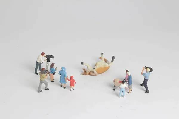 Uma diversão de mini figura vida no programa de tv — Fotografia de Stock