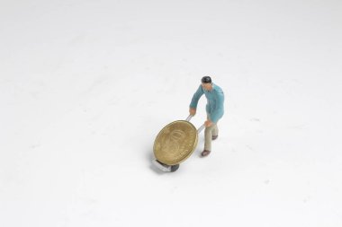 para çekerek bir işçi mini insanlar şekil