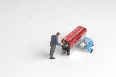 mini bir takım atılmasının veya eski pilleri geri dönüşüm