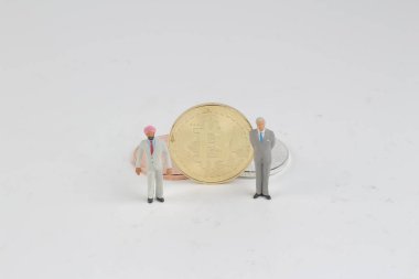 Bitcoins yabancı figürü bir grup 