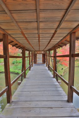 bir Chion o Zen Bahçe kapısında