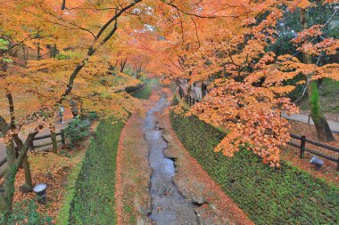 Kitano Kitano tenmangu tapınak nehirde 