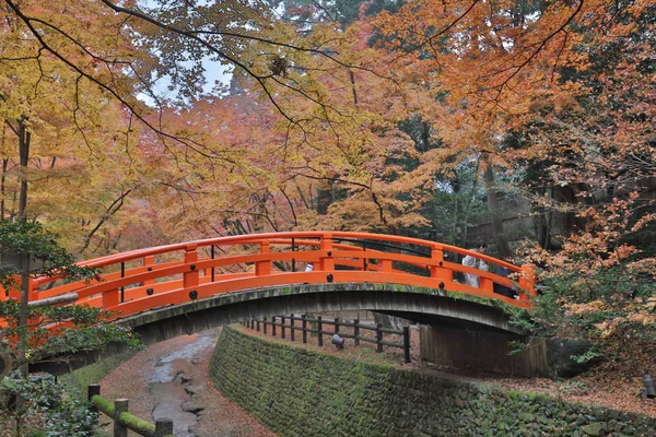 Кітано Такесі tenmangu shrine з червоний міст — стокове фото