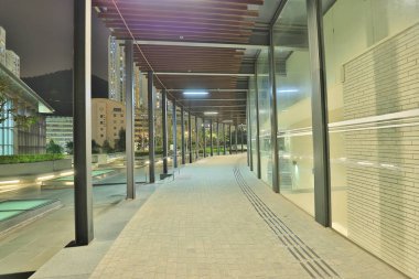 bir yol Tiu Keng Leng Kütüphanesi açık 