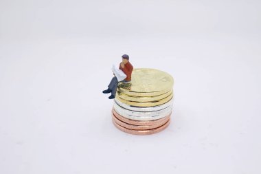 bir bitcoins. Rakam ile altın sikkeler