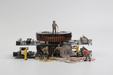 Grup şekil incelemesi bitcoins bilgisayardan