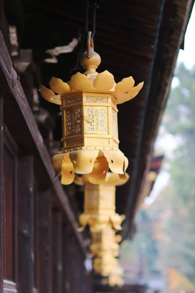 Een Gouden Lantaarn Kitano Tenmangu Heiligdom Kyoto — Stockfoto