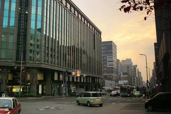 Shijo Dori Caddesi üzerinde modern sokak sahne — Stok fotoğraf