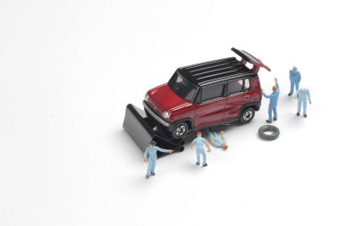 bir araba ve bir traktör tamiri mini mekaniği