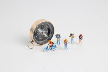 tavel için mini figür ile pusula