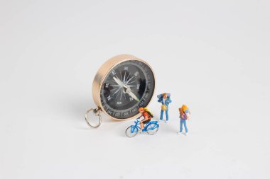 tavel için mini figür ile pusula