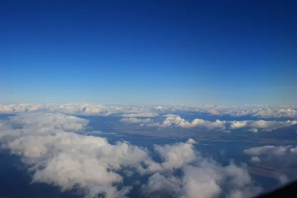 Weiße Wolken am Himmel aus der Luft — Stockfoto
