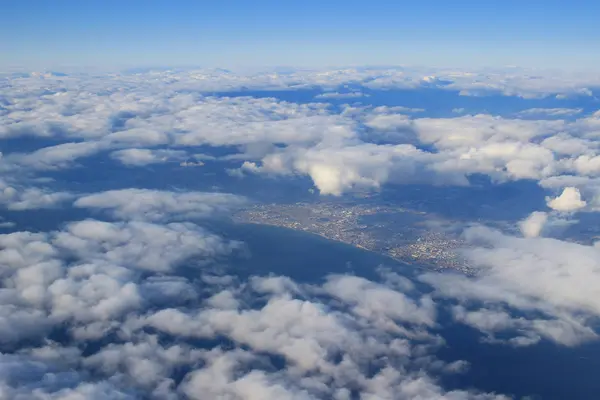 Nuvens brancas no céu a partir da vista aérea — Fotografia de Stock