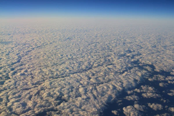 Le ciel bleu et le nuage de vue aérienne — Photo