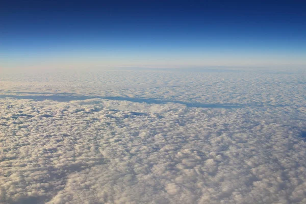 Blauer Himmel und Wolken aus der Luft — Stockfoto