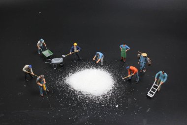 Grup tuz hazırlanıyor bir mini figür