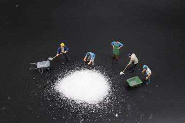 Grup tuz hazırlanıyor bir mini figür