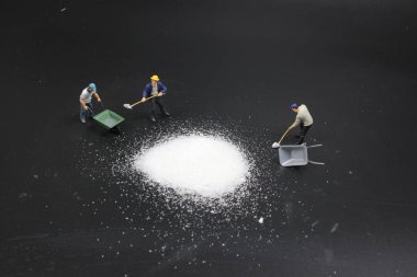 Grup tuz hazırlanıyor bir mini figür