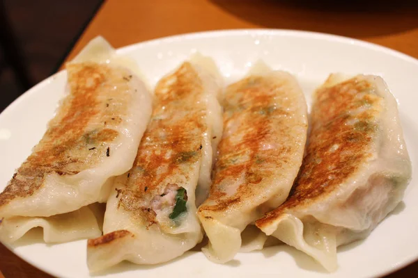 Dim sum llamada Gyoza, comida de tradición asiática —  Fotos de Stock