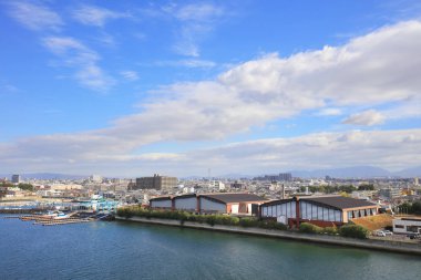 Hanshin Otoyolu Osaka Limanı manzarası