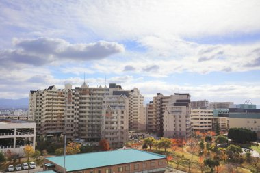 Hanshin Otoyolu Osaka Limanı manzarası
