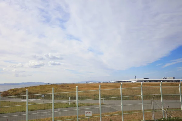 Widok z portu lotniczego kix osaka w dzień — Zdjęcie stockowe