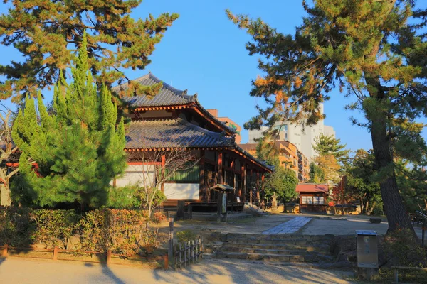 A Templo Saidai ji, en la ciudad nara japan — Foto de Stock