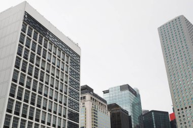 Hk merkezi iş bölgesinde merkezi bir noktada bulunuyor