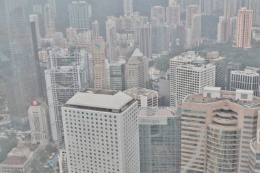 Merkezi iş bölgesine hk, merkezi bir noktada bulunuyor