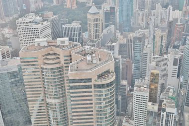 Merkezi iş bölgesine hk, merkezi bir noktada bulunuyor