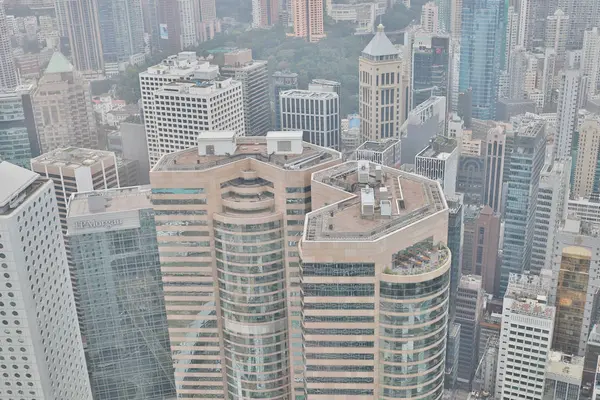 Merkezi iş bölgesine hk, merkezi bir noktada bulunuyor