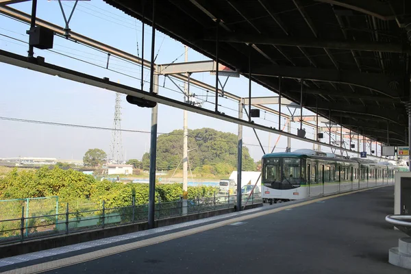 Vlak na trati v Kjótu, Japonsko — Stock fotografie