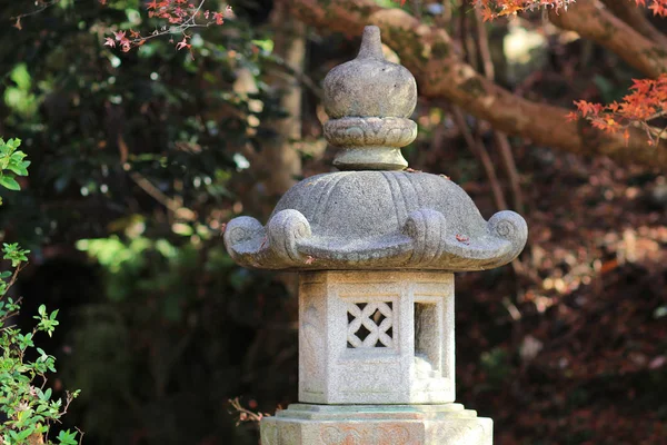 De stenen lamp Rurikou in tempel, kyoto — Stockfoto