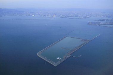 Uçak penceresinden bir Osaka Körfezi