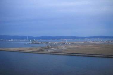 Uçak penceresinden Osaka Körfezi