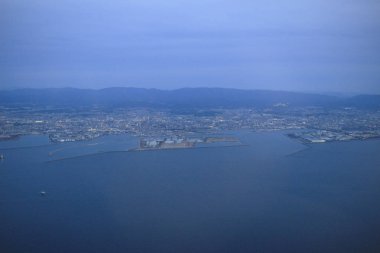 bir dünya, uçak penceresinden okyanus manzarası