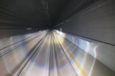 Tren tüneli ılımlı Hareket Bulanıklığı ile taşıma