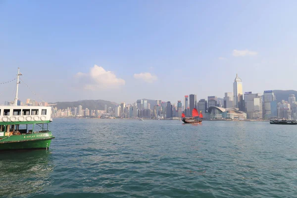 홍콩 스타 페리와 정크 관광 항구 — 스톡 사진