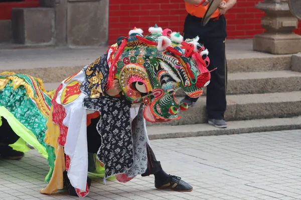 Une danse qilin au Temple Tin Hau hk — Photo