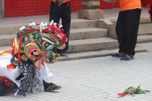 A qilin dance at Tin Hau Temple hk — Stock Photo, Image